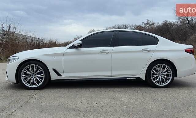 Белый БМВ 5 Серия, объемом двигателя 3 л и пробегом 99 тыс. км за 43000 $, фото 3 на Automoto.ua