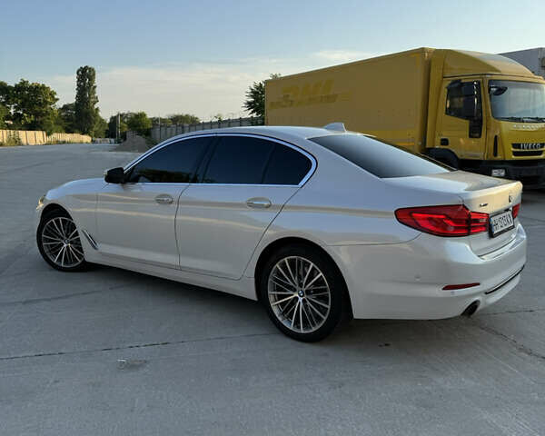 Белый БМВ 5 Серия, объемом двигателя 2 л и пробегом 135 тыс. км за 29999 $, фото 6 на Automoto.ua