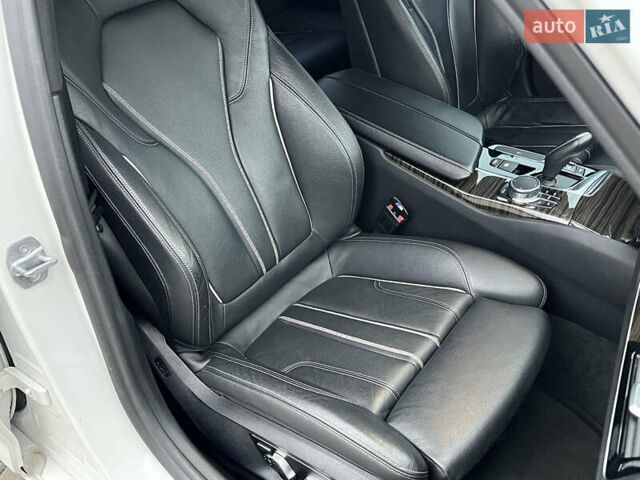 Белый БМВ 5 Серия, объемом двигателя 2 л и пробегом 196 тыс. км за 23000 $, фото 26 на Automoto.ua