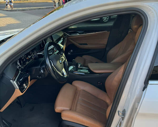 Білий БМВ 5 Серія, об'ємом двигуна 2.98 л та пробігом 97 тис. км за 35900 $, фото 9 на Automoto.ua