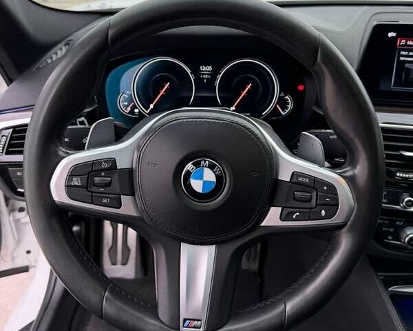 Білий БМВ 5 Серія, об'ємом двигуна 3 л та пробігом 130 тис. км за 30700 $, фото 13 на Automoto.ua