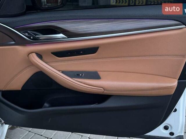 Белый БМВ 5 Серия, объемом двигателя 2 л и пробегом 141 тыс. км за 28999 $, фото 37 на Automoto.ua