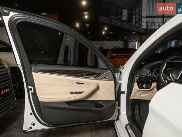 Білий БМВ 5 Серія, об'ємом двигуна 2 л та пробігом 158 тис. км за 29500 $, фото 13 на Automoto.ua