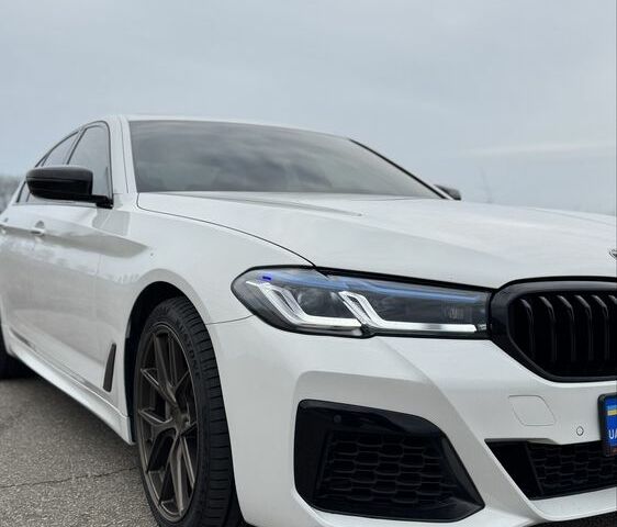 Білий БМВ 5 Серія, об'ємом двигуна 3 л та пробігом 127 тис. км за 31499 $, фото 6 на Automoto.ua