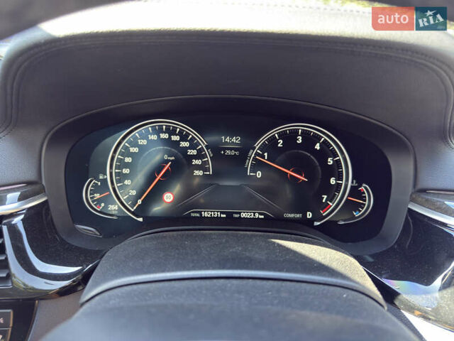 БМВ 5 Серия 2017 в Киеве на Automoto.ua Белый БМВ 5 Серия, объемом двигателя 3 л и пробегом 163 тыс. км за 33777 $, фото 7 на Automoto.ua