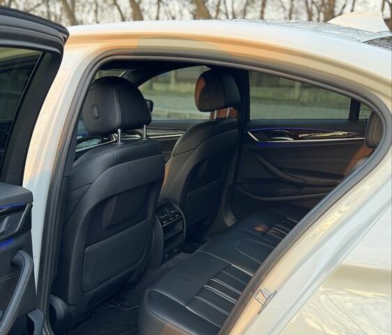 Білий БМВ 5 Серія, об'ємом двигуна 3 л та пробігом 127 тис. км за 31499 $, фото 8 на Automoto.ua