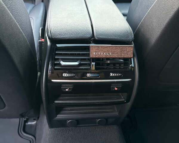 БМВ 5 Серия 2017 в Киеве на Automoto.ua Белый БМВ 5 Серия, объемом двигателя 3 л и пробегом 163 тыс. км за 33777 $, фото 5 на Automoto.ua