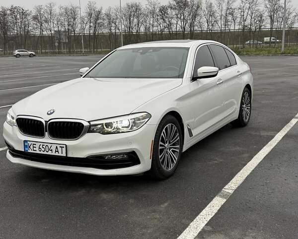 Белый БМВ 5 Серия, объемом двигателя 3 л и пробегом 145 тыс. км за 31000 $, фото 2 на Automoto.ua