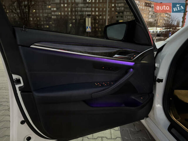 Белый БМВ 5 Серия, объемом двигателя 2 л и пробегом 130 тыс. км за 25500 $, фото 31 на Automoto.ua