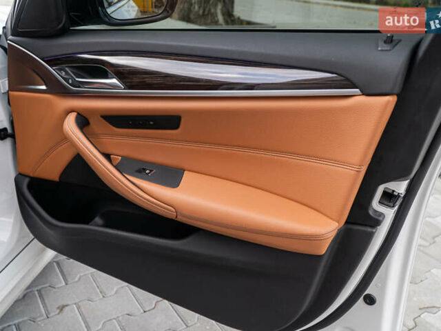 Білий БМВ 5 Серія, об'ємом двигуна 2 л та пробігом 178 тис. км за 27999 $, фото 23 на Automoto.ua