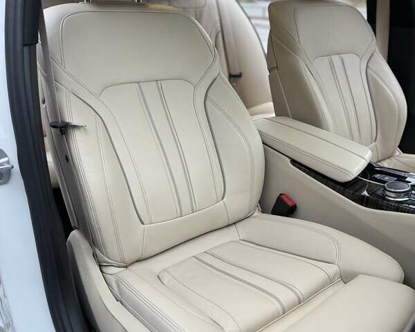 Білий БМВ 5 Серія, об'ємом двигуна 2 л та пробігом 153 тис. км за 23900 $, фото 27 на Automoto.ua