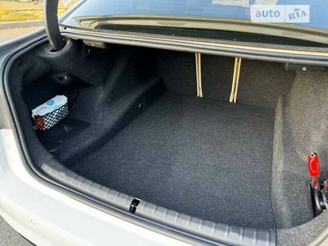 Белый БМВ 5 Серия, объемом двигателя 2 л и пробегом 83 тыс. км за 28800 $, фото 54 на Automoto.ua