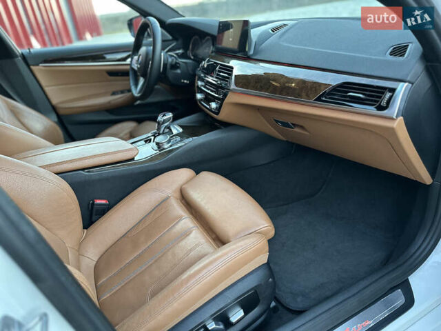 Білий БМВ 5 Серія, об'ємом двигуна 3 л та пробігом 153 тис. км за 29000 $, фото 21 на Automoto.ua