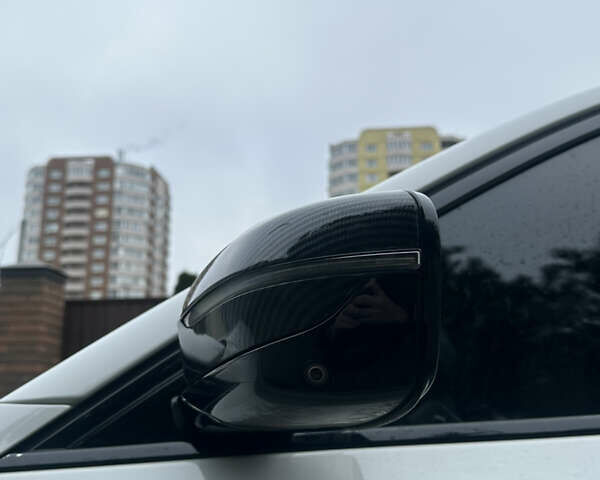 Белый БМВ 5 Серия, объемом двигателя 3 л и пробегом 129 тыс. км за 35300 $, фото 24 на Automoto.ua