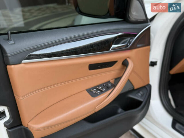 Білий БМВ 5 Серія, об'ємом двигуна 3 л та пробігом 159 тис. км за 33500 $, фото 35 на Automoto.ua