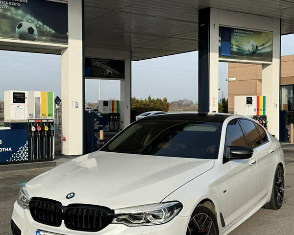 Белый БМВ 5 Серия, объемом двигателя 3 л и пробегом 140 тыс. км за 31900 $, фото 3 на Automoto.ua