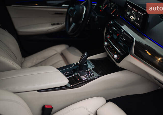 Белый БМВ 5 Серия, объемом двигателя 3 л и пробегом 139 тыс. км за 35000 $, фото 60 на Automoto.ua