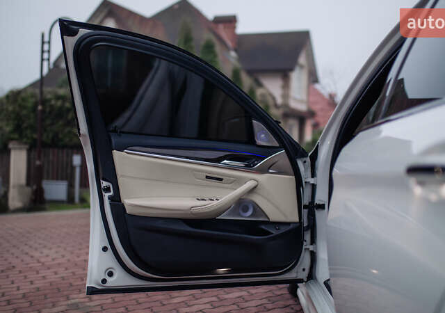 Белый БМВ 5 Серия, объемом двигателя 3 л и пробегом 139 тыс. км за 35000 $, фото 67 на Automoto.ua