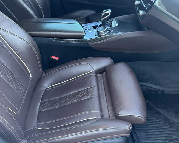 Белый БМВ 5 Серия, объемом двигателя 3 л и пробегом 180 тыс. км за 35400 $, фото 44 на Automoto.ua