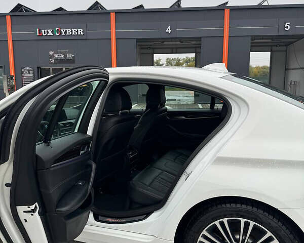 Белый БМВ 5 Серия, объемом двигателя 2 л и пробегом 157 тыс. км за 22700 $, фото 11 на Automoto.ua