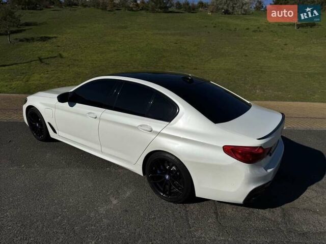 Белый БМВ 5 Серия, объемом двигателя 2 л и пробегом 139 тыс. км за 23900 $, фото 2 на Automoto.ua