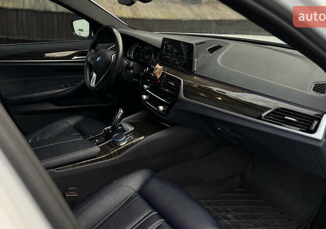 Белый БМВ 5 Серия, объемом двигателя 2 л и пробегом 143 тыс. км за 24800 $, фото 26 на Automoto.ua