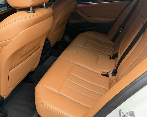 Белый БМВ 5 Серия, объемом двигателя 2.98 л и пробегом 120 тыс. км за 33700 $, фото 20 на Automoto.ua