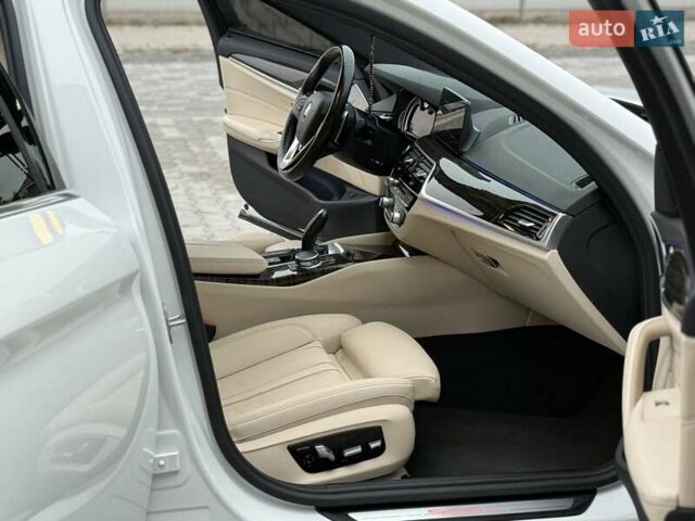 Білий БМВ 5 Серія, об'ємом двигуна 2 л та пробігом 153 тис. км за 23900 $, фото 26 на Automoto.ua