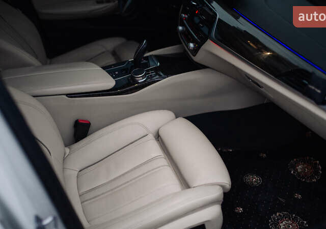 Белый БМВ 5 Серия, объемом двигателя 3 л и пробегом 139 тыс. км за 35000 $, фото 61 на Automoto.ua