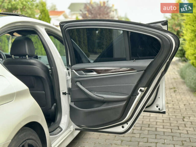 Білий БМВ 5 Серія, об'ємом двигуна 2 л та пробігом 132 тис. км за 24500 $, фото 31 на Automoto.ua