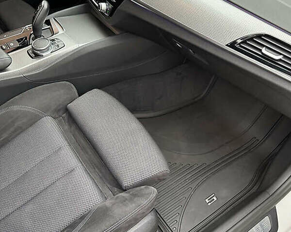 БМВ 5 Серия 2017 в Львове на Automoto.ua Белый БМВ 5 Серия, объемом двигателя 2 л и пробегом 107 тыс. км за 27500 $, фото 24 на Automoto.ua