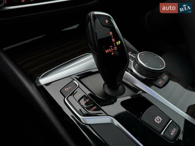 Білий БМВ 5 Серія, об'ємом двигуна 2 л та пробігом 187 тис. км за 25900 $, фото 81 на Automoto.ua