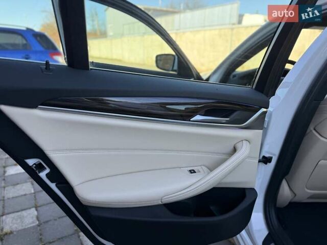 БМВ 5 Серія 2017 у Стрые на Automoto.ua Білий БМВ 5 Серія, об'ємом двигуна 2 л та пробігом 153 тис. км за 24500 $, фото 25 на Automoto.ua