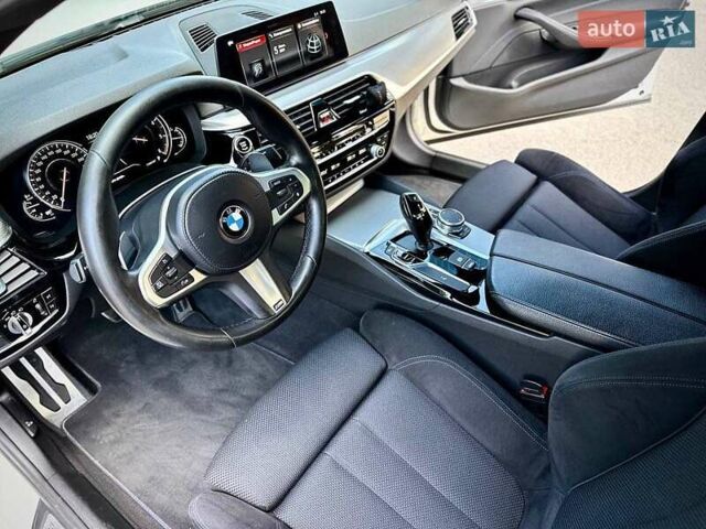 Білий БМВ 5 Серія, об'ємом двигуна 2 л та пробігом 130 тис. км за 32900 $, фото 6 на Automoto.ua