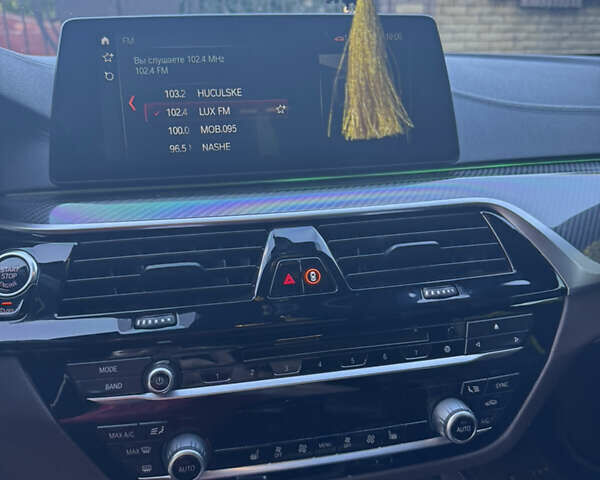 Белый БМВ 5 Серия, объемом двигателя 3 л и пробегом 180 тыс. км за 35400 $, фото 26 на Automoto.ua