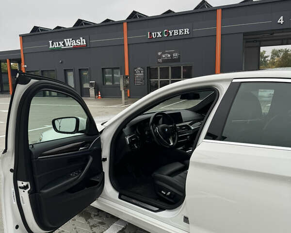 Белый БМВ 5 Серия, объемом двигателя 2 л и пробегом 157 тыс. км за 24500 $, фото 8 на Automoto.ua