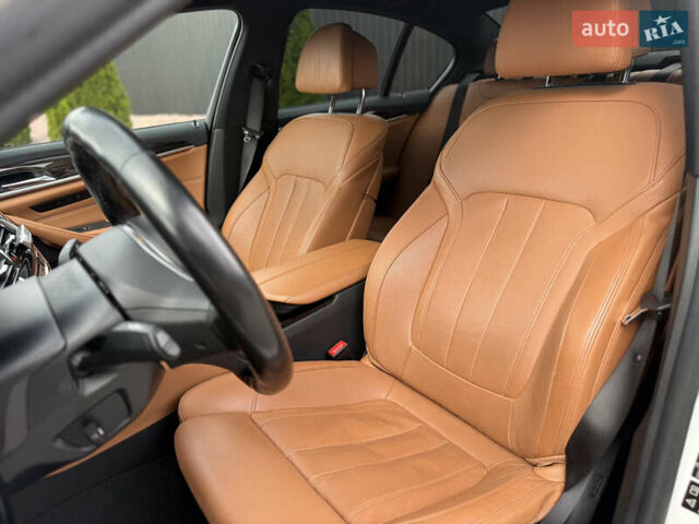 Білий БМВ 5 Серія, об'ємом двигуна 3 л та пробігом 128 тис. км за 40999 $, фото 17 на Automoto.ua