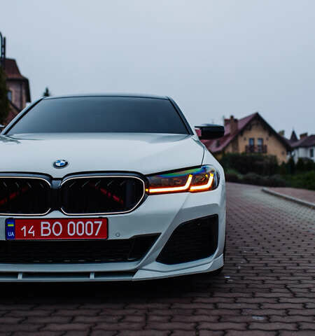 Белый БМВ 5 Серия, объемом двигателя 3 л и пробегом 139 тыс. км за 35000 $, фото 16 на Automoto.ua