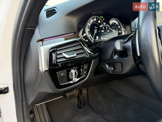 Белый БМВ 5 Серия, объемом двигателя 2 л и пробегом 209 тыс. км за 21900 $, фото 26 на Automoto.ua