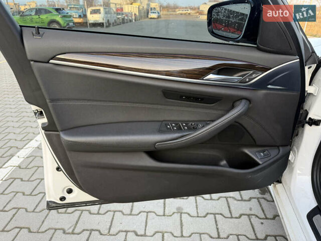 Белый БМВ 5 Серия, объемом двигателя 2 л и пробегом 209 тыс. км за 21900 $, фото 23 на Automoto.ua