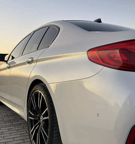 Белый БМВ 5 Серия, объемом двигателя 2.99 л и пробегом 245 тыс. км за 36000 $, фото 5 на Automoto.ua