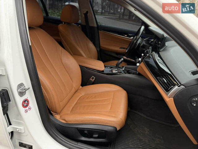 Білий БМВ 5 Серія, об'ємом двигуна 2 л та пробігом 222 тис. км за 23500 $, фото 27 на Automoto.ua