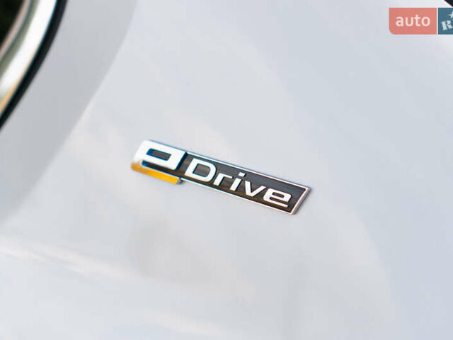 Белый БМВ 5 Серия, объемом двигателя 2 л и пробегом 178 тыс. км за 28400 $, фото 60 на Automoto.ua