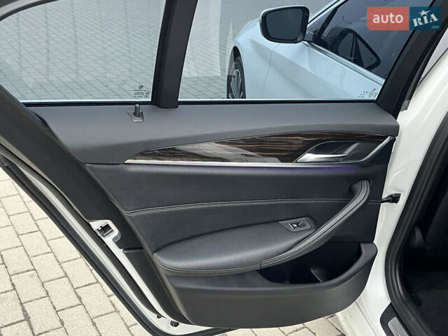 Белый БМВ 5 Серия, объемом двигателя 2 л и пробегом 196 тыс. км за 23000 $, фото 22 на Automoto.ua