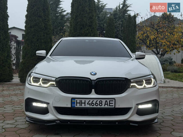 Білий БМВ 5 Серія, об'ємом двигуна 2 л та пробігом 123 тис. км за 31900 $, фото 3 на Automoto.ua