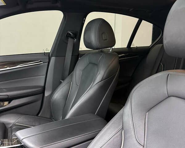 Белый БМВ 5 Серия, объемом двигателя 2 л и пробегом 169 тыс. км за 27500 $, фото 10 на Automoto.ua