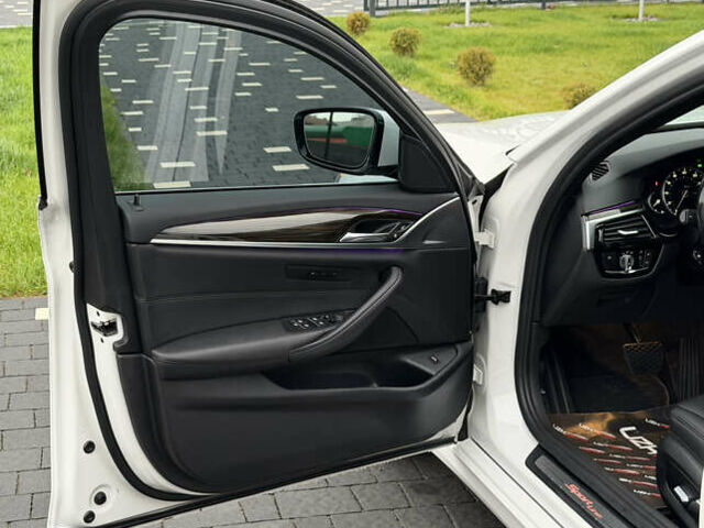 Білий БМВ 5 Серія, об'ємом двигуна 2 л та пробігом 74 тис. км за 26500 $, фото 22 на Automoto.ua