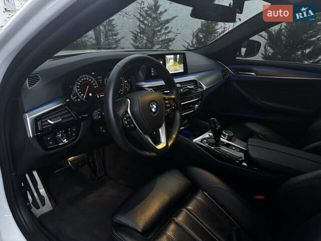 Білий БМВ 5 Серія, об'ємом двигуна 2 л та пробігом 123 тис. км за 31900 $, фото 16 на Automoto.ua