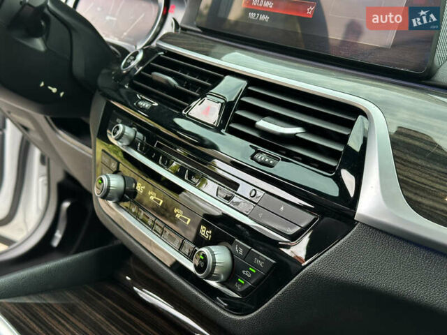 Білий БМВ 5 Серія, об'ємом двигуна 2 л та пробігом 132 тис. км за 24500 $, фото 44 на Automoto.ua