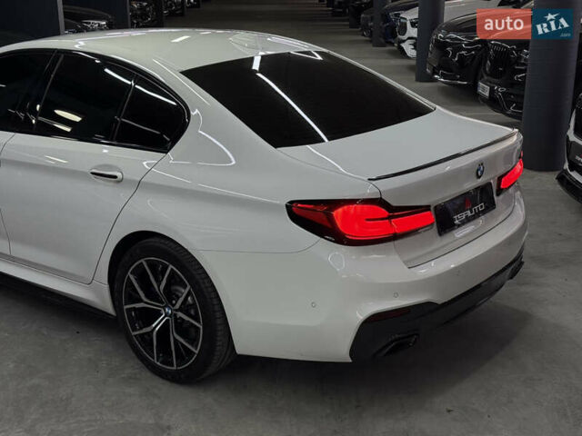 Білий БМВ 5 Серія, об'ємом двигуна 2 л та пробігом 124 тис. км за 33999 $, фото 12 на Automoto.ua